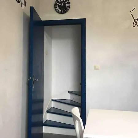 2; Tv, Wifi Et Mini-frigo. Appartement Mons