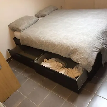 2; Tv, Wifi Et Mini-frigo. Appartement Mons