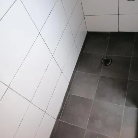 2; Tv, Wifi Et Mini-frigo. Appartement