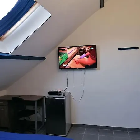 2; Tv, Wifi Et Mini-frigo. Mons