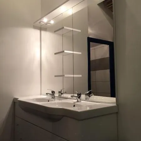 2; Tv, Wifi Et Mini-frigo. Appartement Mons