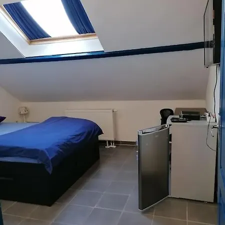 2; Tv, Wifi Et Mini-frigo. Appartement